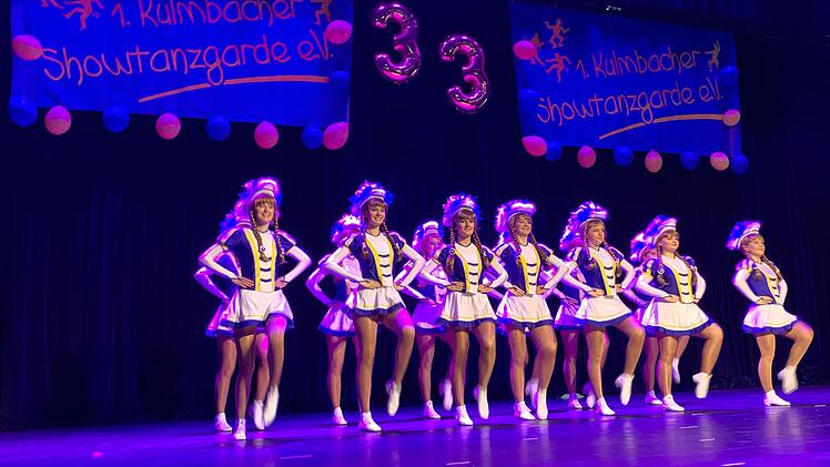 Die Magic Dancers verbreiten auch au&szlig;erhalb der Faschings-Session Stimmung. Bei der Show-Gala waren die vielen Zuschauer, die zum vierst&uuml;ndigen Programm in die Dr.-Stammberger-Halle gekommen sind, begeistert. Foto: Sonny Adam