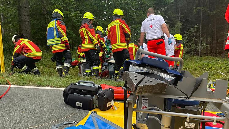 Auto überschlägt sich - Verletzte bei Unfall in Gesees