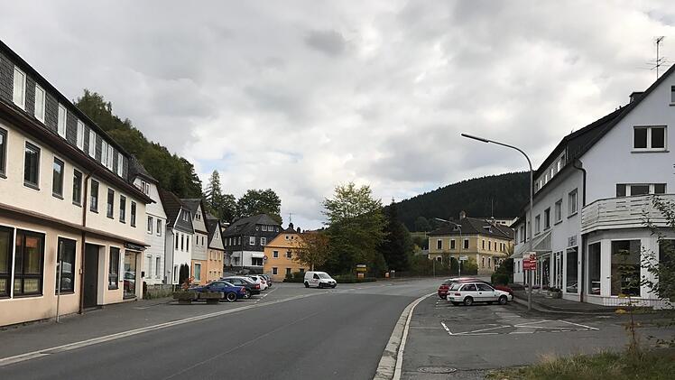 Die B 85 zwischen Rathaus und Schwimmbad soll im nächsten Jahr aufwertet werden.Veronika Schadeck
