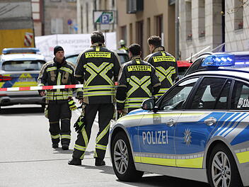 Fu&szlig;g&auml;ngerin von Lastwagen erfasst und t&ouml;dlich verletzt