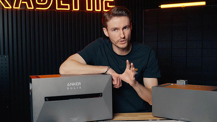 Janik Nolden und sein Team bei solago kennen die Anker Solarbank aus dem Effeff und wissen um die Stärken der smarten Speicherlösung für Balkonkraftwerke.