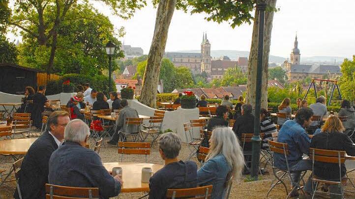 Was gibt's in Franken Schöneres, als Sommerabende auf einem Keller zu verbringen? Foto: Ronald Rinklef