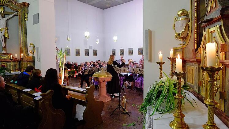 Konzert in der Schwärzelbacher Dorfkirche St. Mauritius  Foto: Gerd Schaar