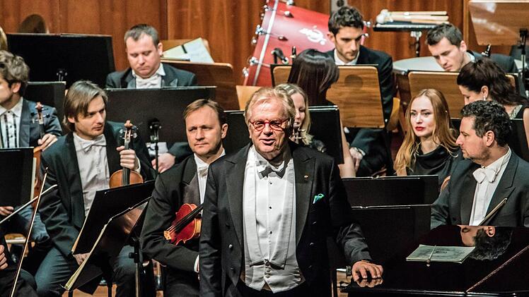 Impressionen vom Coburg-Gastspiel der Philharmonie der Nationen unter Leitung von Justus Frantz.Foto: Jochen Berger
