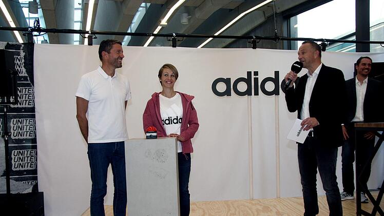 Impressionen von der Einweihung des "Halftime"     Foto: Richard Sänger