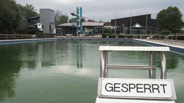 Wegen der Corona-Pandemie sind die Frei- und Hallenb&auml;der aktuell gesperrt. Das k&ouml;nnte auch w&auml;hrend des Sommers so bleiben. Foto: Christoph Winter