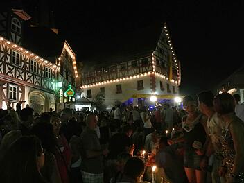 Licht-Impressionen vom Zeiler Weinfest. Foto: Archiv