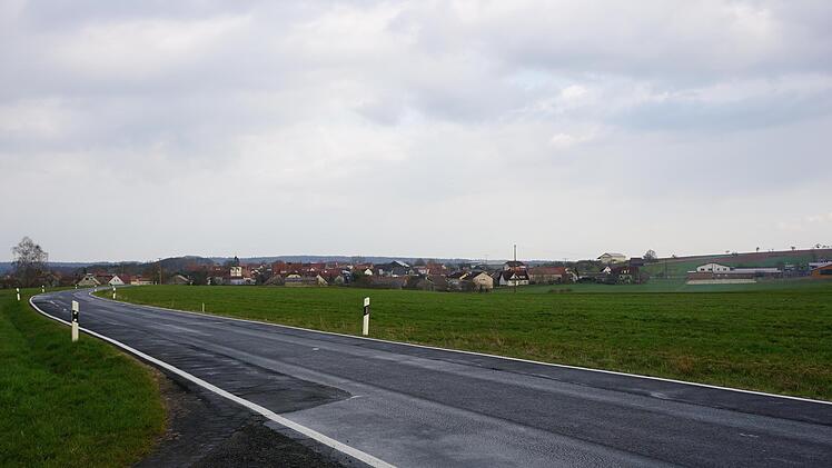 Nach den bisherigen Vorstellungen soll die Freiflächenphotovoltaikanlage bis an den Ortsrand vo Detter heranreichen. Foto: Marion Eckert