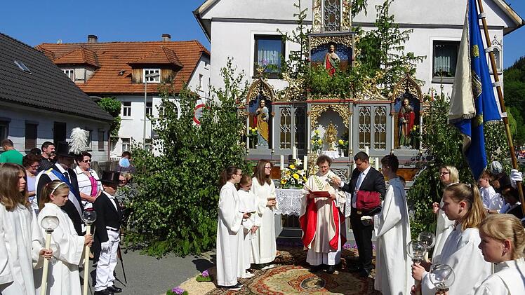 alender Juni: Der Schauer-Altar im Jahr 2015  Foto: privat