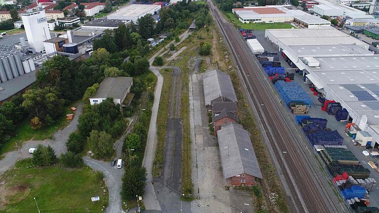 Ein Blick aus der Vogelperspektive auf das Güterbahnhofsgelände. Dort soll der Campus entstehen. Foto: Stadt Kulmbach