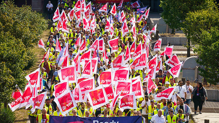 Verdi-Warnstreik bei Lufthansa - Frankfurt/Main