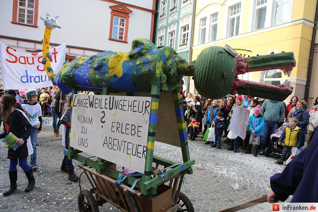 Gaudiwurm: Narren feiern in Coburg