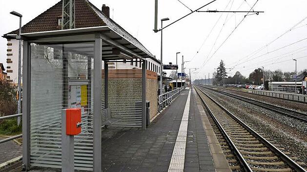 Frostiger Haltepunkt Hirschaid  Foto: Ronald Rinklef