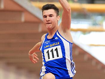 Die Startnummer 111 war für Dimitri Antonov gleich bedeutend für drei Mal Gold bei den Bayerischen Meisterschaftend der U 18. Foto: Theo Kiefner