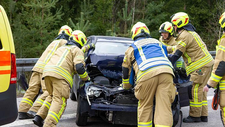 Unfall auf der A73 sorgt f&uuml;r massiven Stau