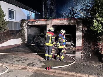Garagenbrand in Oberkotzau: Zwei Autos zerst&ouml;rt