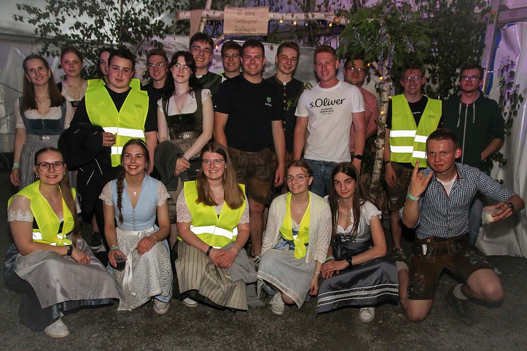 Gro&szlig;losnitz feiert!