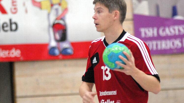 Spielertrainer Ingo Kundmüller hauchte den Handballern der Turnerschaft Herzogenaurach neues Leben ein. Foto: herzopress