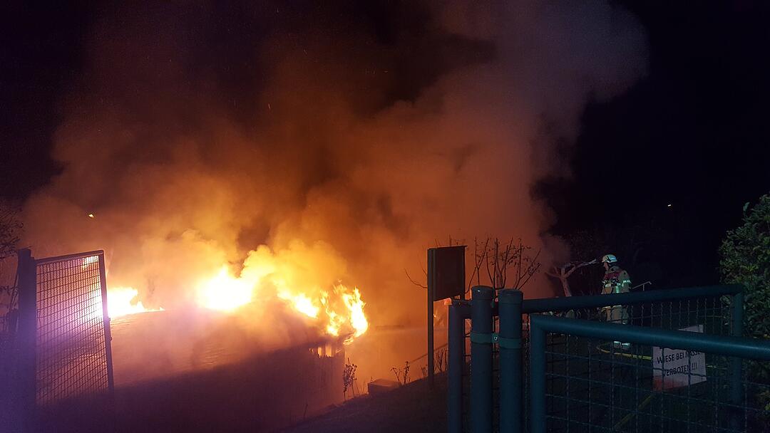 Bayreuth: Gartenkolonie geht in Flammen auf