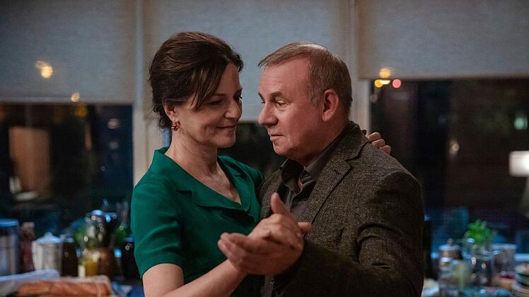 Wann haben Frauke (Martina Gedeck) und Wolfgang (Joachim Król) das letzte Mal eine flotte Sohle aufs Parkett gelegt? Nach vielen Ehejahren haben sich nicht nur die Körper der Eheleute verändert, sondern auch ihre Beziehung zueinander.