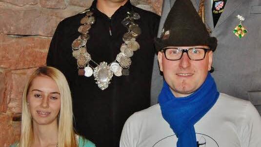 Jugendkönigin Vanessa Bauer, Schützenkönig Ralf Jahrsdörfer, "Robin Hood" Frank Hillenbrand,Schützenmeister Gerd Schmitt.