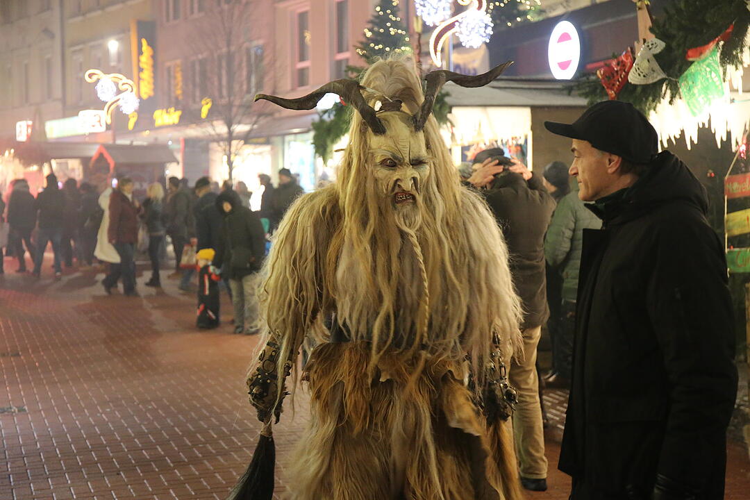 Oberfranken: Seltsame Gestalten auf dem Weihnachtsmarkt