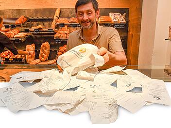 300 Kilo Papiermüll pro Jahr mehr: Bäcker wie Alfred Seel aus Bamberg sind gegen die neue Bonpflicht.Ronald Rinklef