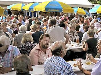 Die Vertreter von 21 Verbänden, Vereinen und Initiativen verbrachten einen gemütlichen Abend auf der Sommerkerwa. Foto: RK