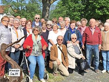 Das Bild zeigt die SPD-Seniorengruppe am Wurzelmuseum in Tremmersdorf. Foto: privat