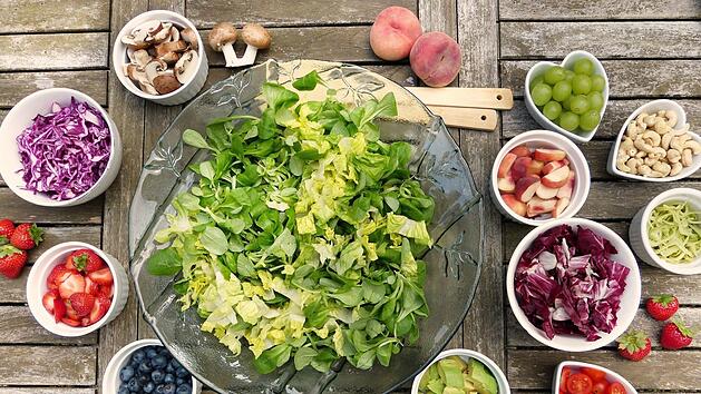 Ernährungstrends gibt es viele. Doch welcher ist der beste und einfachste? Lesen Sie hier eine mögliche Methode, mit der Sie Ihre Ernährung einfach gesünder gestalten können Symbolfoto: silviarita/pixabay