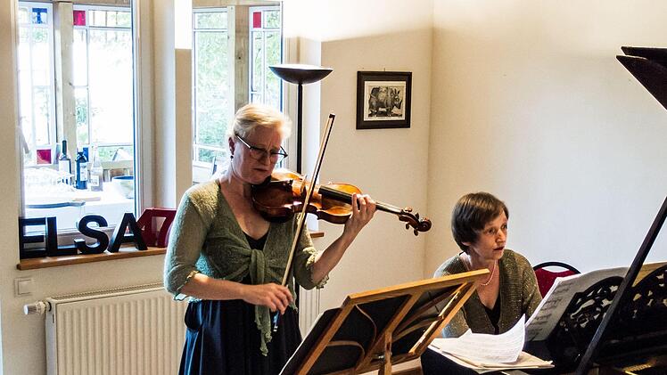 Reichlich Beifall gab es für das Duo Kathrein beim Gastspiel in Elsa.Foto: Jochen Berger