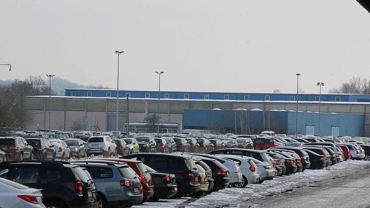 Der befahrbare Bereich des Güterbahnhofs: Abstellfläche für rund 500 Autos.