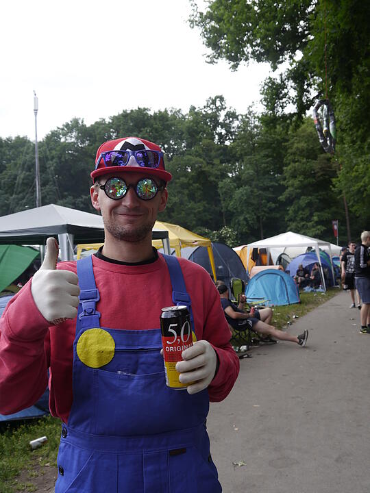 Die Besucher bei Rock im Park 2018 am Freitagnachmittag