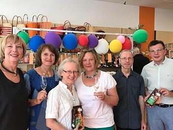 Den Weltladen in Hammelburg gibt es seit 15 Jahren, das wurde jetzt gefeiert.  Foto: Alfred Ruppert