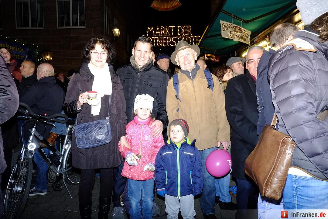 Christkindlesmarkt 2016: Die Besucher am ersten Tag