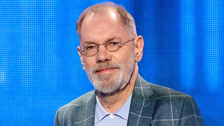 Er war einer der beliebtesten J&auml;ger:  Klaus Otto Nagorsnik starb am 22. April 2024 &uuml;berraschend im Alter von 68 Jahren. Der geb&uuml;rtige M&uuml;nsterl&auml;nder, der aufgrund seines ehemaligen Berufs auch als "der Bibliothekar" bekannt war, geh&ouml;rte seit 2014 fest zum J&auml;ger-Team.