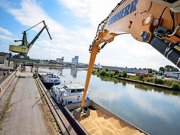 320 000 Tonnen Güter wurden 2014 per Binnenschiff im Bayernhafen Bamberg umgeschlagen. Foto: Bayernhafen