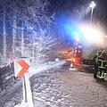 Bei Wattendorf im Kreis Bamberg gab es in der Nacht auf Freitag einen Unfall. Auch andernorts in Franken sorgte der Schnee für Probleme. Foto: News5/Merzbach