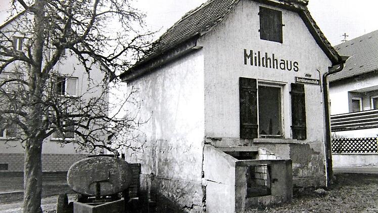 Das Milchhaus in den 90er-Jahren. Noch kann man durch die Fenster hineinschauen.  Foto: Archiv FT; Fotograf unbekannt