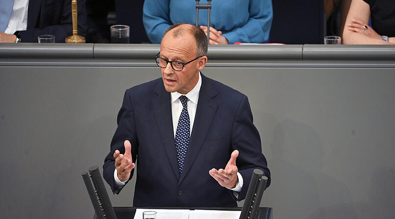 Kanzler Friedrich Merz will Mehrarbeit: Debatte um Acht-Stunden-Tag