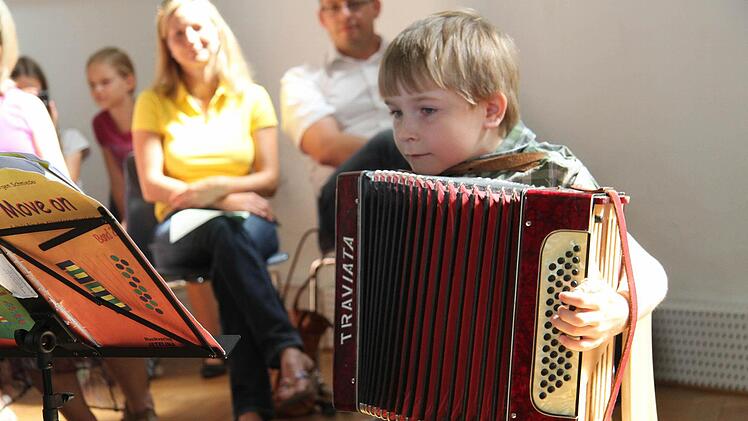 Johannes Schneider spielte den "Klassenkaspar" - ein Stück von Jürgen Schmieder - und erntete dafür tosenden Applaus.