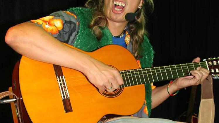 Keine Scheu vor Garstigkeit bewies "Das Eich" bei seiner Nummer "Der Blumenmann".