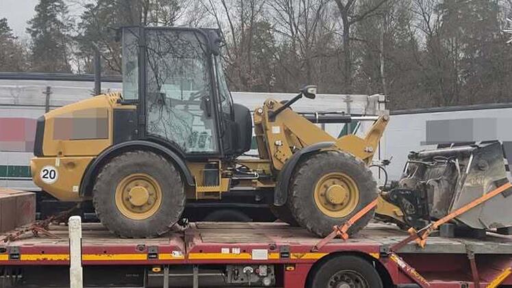 Erlangen: Polizei stoppt Schwertransport - Vorgehen sorgt für heftige Debatte im Netz
