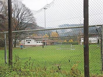 Beim Sportverein in Zeyern kehrt keine Ruhe ein. Neben dem Hickhack um den Bau der Umgehungsstraße und vereinsinternen Dissonanzen wird nun auch noch Anklage gegen den ehemaligen Vorsitzenden erhoben. Foto: Archiv/Heinrich Averdam