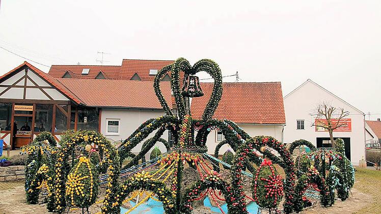 Der Osterbrunnen in Bieberbach. Foto: Ferdinand Merzbach