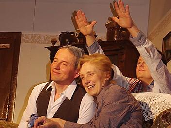 Mit dem Dreiakter "Dä Reigschlaaft" vom Bauern-Andres gelang der Theatergruppe Steinberg ein echter Knaller. Es gibt noch Karten für die Aufführung am kommenden Samstag. Foto: Heike Schülein