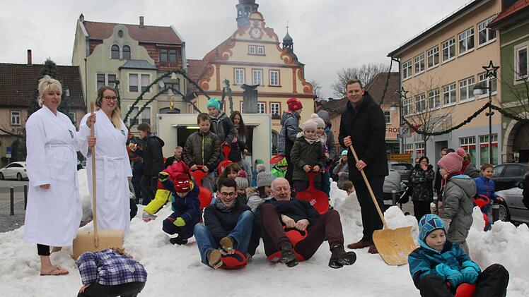 Riesengaudi auf dem Bad Rodacher Marktplatz