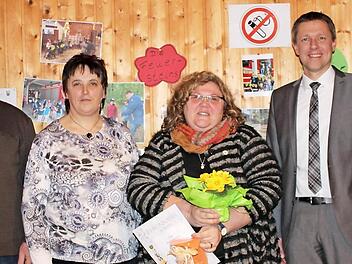 Ehrung anlässlich der Hauptversammlung des OGV Steinrod-Thierach (von links): Meinhard Büchner, Roselinde Reuter, Angela Wenzel, Marco Steiner Foto: Lothar Weidner