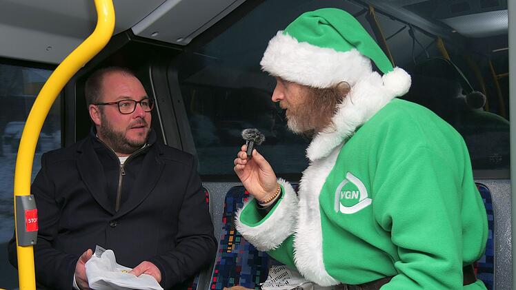 Landkreis Coburg: Bekannter Schauspieler als Nikolaus im Bus - um VGN-Beitritt zu "feiern"