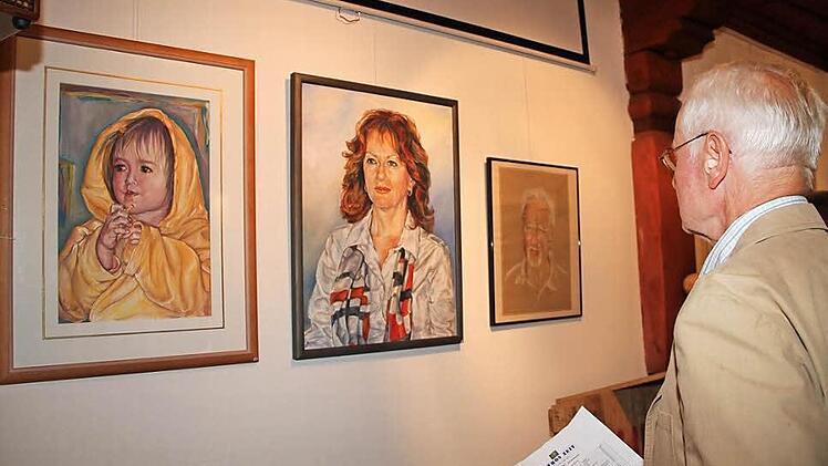 Die aktuelle Themenausstellung der KIS steht unter dem Motto "Mythos Zeit".  Fotos: Gerda Völk